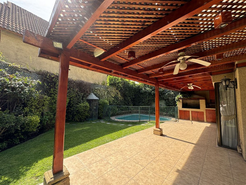 Casa En Arriendo De 5 Dorm. En Huechuraba