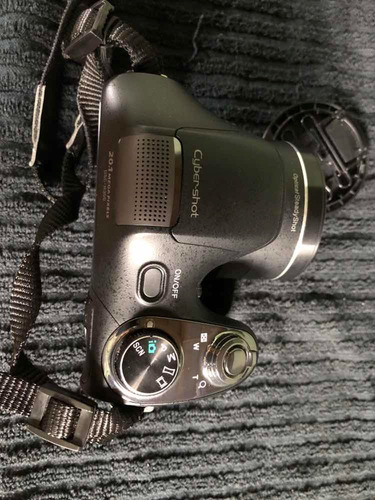 Câmera Digital Sony Com Defeito Para Utilizar Peças.