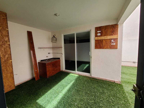 Casa En Renta Con Uso De Suelo Habitacional Con Servicios Tipo A Ubicación Est