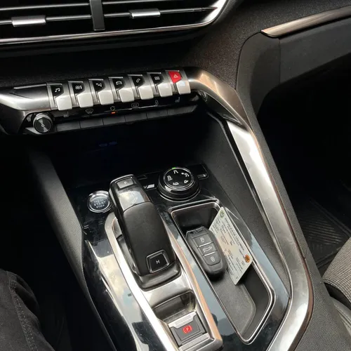 Peugeot 5008 ALLURE TP 1.6CC T 2021