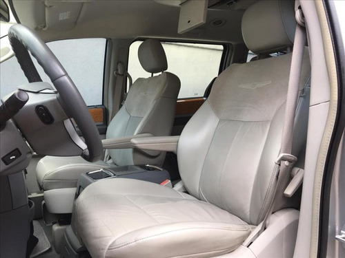 Imagem 9 de 14 de Chrysler Town & Country 3.8 Limited V6 12v
