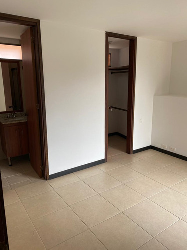 Se Vende Apartamento En Sector De Envigado