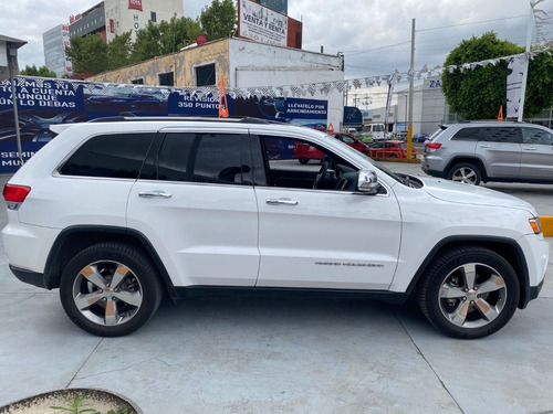Imagen 10 de 13 de Jeep Grand Cherokee Limited Lujo 3.6 V6 2015