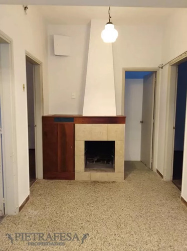 Casa En Venta Con Renta 3 Dormitorios, 2 Baños,gje-colón