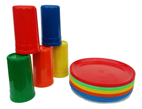 Platos y vasos desechables de colores sale