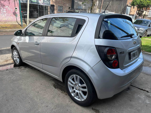 Imagen 2 de 16 de Chevrolet Sonic 1.6 Lt 2014