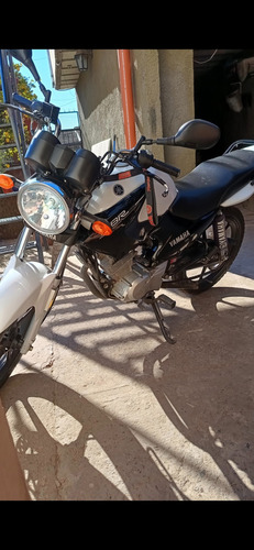 Yamaha Ybr 125 Ed Modelo 2023 Con Tan Solo 14,000klm