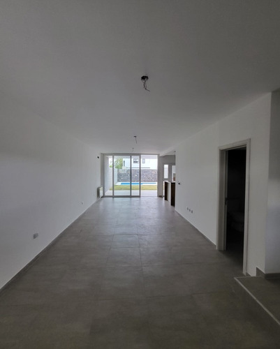 Imagen 8 de 23 de La Calandria, Duplex De 3 Dormitorios, Patio Con Pileta, 3 Baños, Escritorio