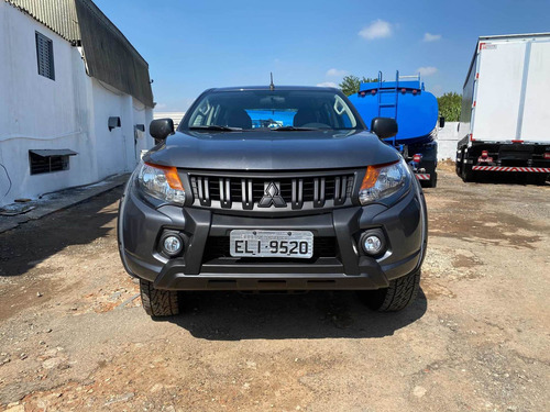 Imagem 6 de 12 de Mitsubishi L200 2019 2.4 Triton Sport Glx Cab. Dupla 4x4 4p