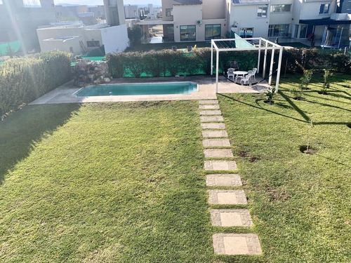 Imagen 30 de 30 de Casa De 4 Dormitorios En Venta En Siete Soles, Barrio Verandas. Con Pileta.