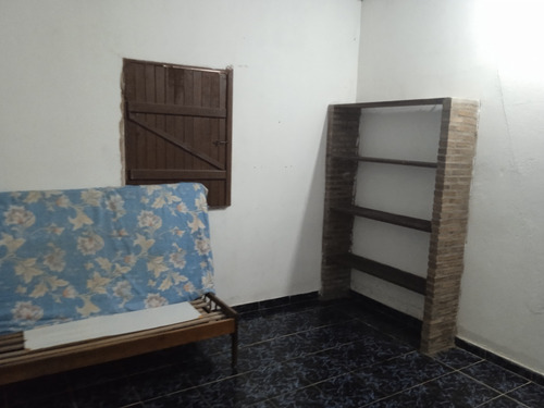 Casa Dois Quartos Amplos,sala Banheiro,cozinha,garagem Três