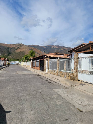 Imagen 3 de 11 de Vendo Casa Oportunidad Sale Hermosa Casa En Venta Ubicada En Zona Tranquila Y Segura La Victoria