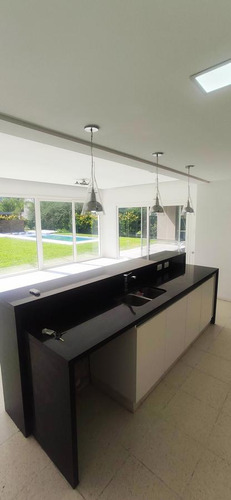 Vendo Casa En Kentucky Club De Campo Oportunidad !!!