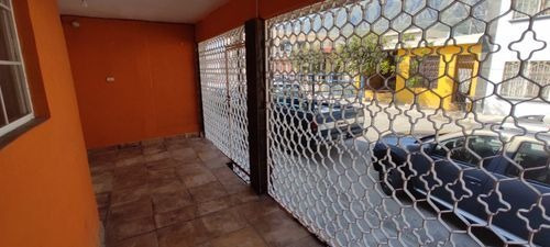 Imagen 14 de 18 de Ad Venta De Hermosa Casa En Calle Cerrada