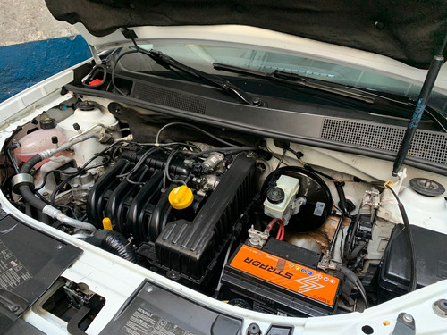 Renault Logan Renault Logan Authentique 1.0 12V SCe (Flex)