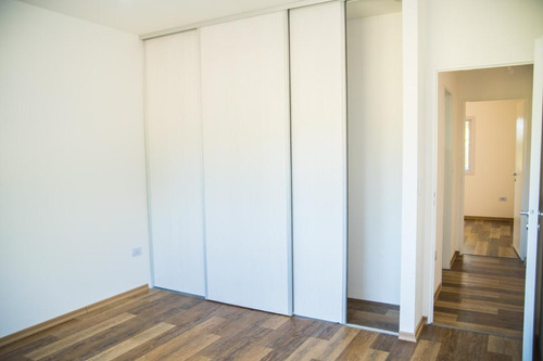 Casa En Venta - 2 Dormitorios 1 Baño - 1.144mts2 - Posadas De Los Lagos, Coronel Brandsen