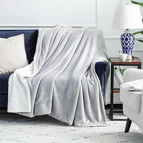 Manta Bedsure Con Forro Polar Aborregado Color Gris Claro Gris Claro