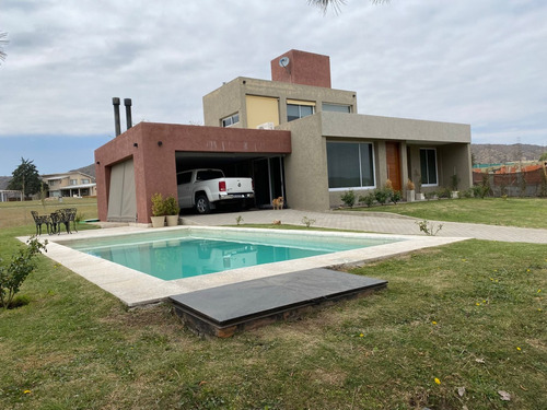 Casa En Venta 3 Dormitorios, 2 Baños Carlos Paz Golf