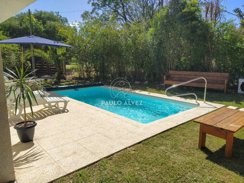 Casa En Alquiler Temporal, En Bella Vista, A Metros Del Mar. Con Piscina Climatizada.