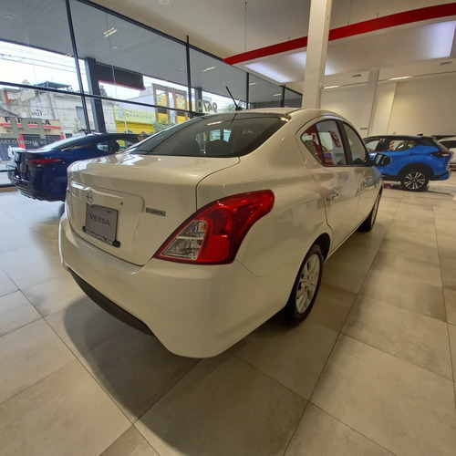 Imagen 5 de 14 de Nissan Versa 1.6 V-drive Mt
