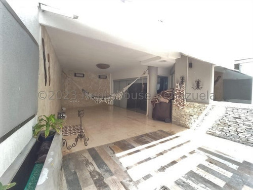 Imagen 13 de 14 de Espectacular Townhouse En La Mas Exclusiva Zona De Maracay, Urb. Cantarrana. #23-26710 Mg