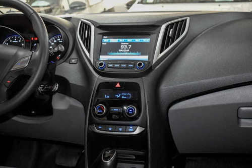 Imagem 7 de 15 de Hyundai Hb20s Premium 1.6 16v Flex Aut.