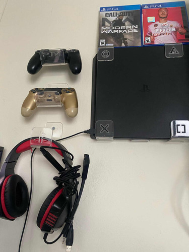 Playstation 4.  500g