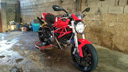 Imagem 1 de 8 de Ducati Monster 796
