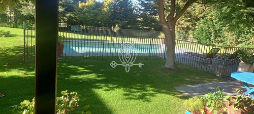 Casa En Venta De 5 Dorm. En Talagante