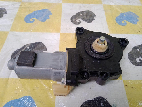 Motor Da Maquina Levantar Vidro Porta T.e Hyundai I30 2009