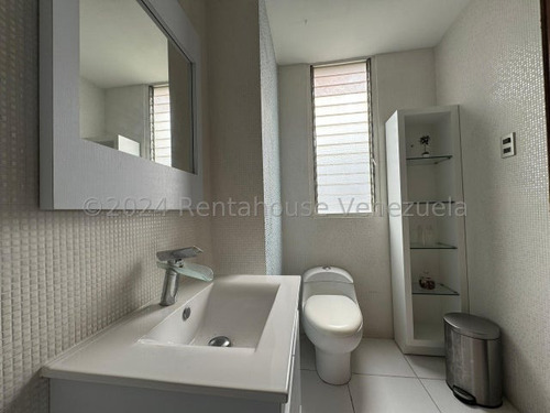 Agp Apartamento En Venta En San Román, Listo Para Mudarse, Con Excelente Vista, Sin Falla De Agua 24-17464 Ys