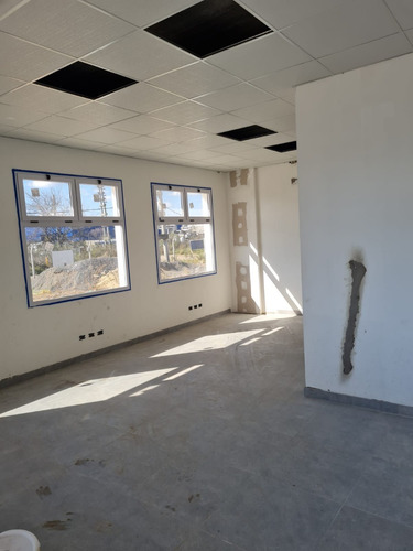 Nave Industrial 2.000 M2 A Estrenar