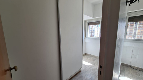 Piso 3 Ambientes Con Dependencia