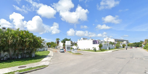 Magnifica Oportunidad Casa En Cancun, Excelente Ubicacion, A Unos Minutos De ¡¡¡ La Playa, El Puerto, Los Hoteles Y Atracciones De Cancun!!!