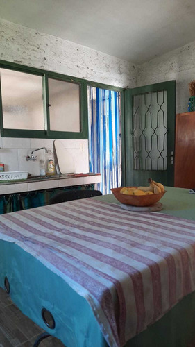 Chacra Con Casa Amplia Y Pequeña Cabaña En Ruta 7 Km 50.
