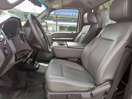 Imagen 13 de 16 de Ford F-350 Plataforma