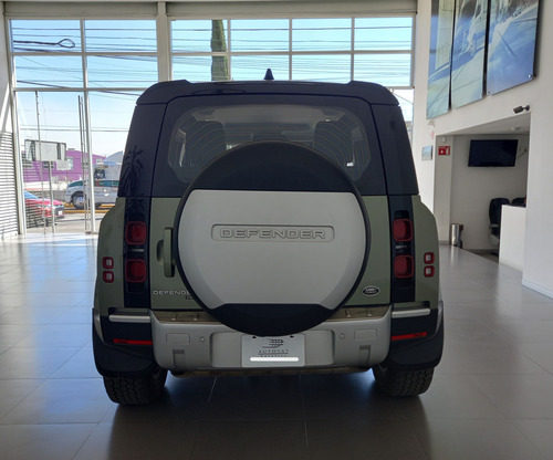 Land Rover Defender 2021