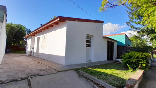 Terreno De 33x11,4 Habitaciones,baño Y Rampa Para Vehiculos