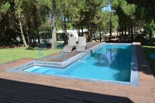 Alquiler Febrero 2024 Casa Costa Esmeralda Barrio Residencial 5 Dorm. Piscina