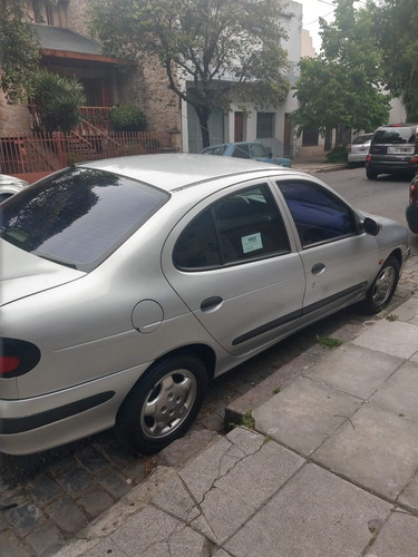 Renault Megane Rxe 1999 4 Puertas 2.0 Nafta