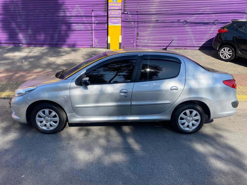 Imagem 3 de 13 de Peugeot 207 Passion 2010 1.4 Xr Sport Flex 4p