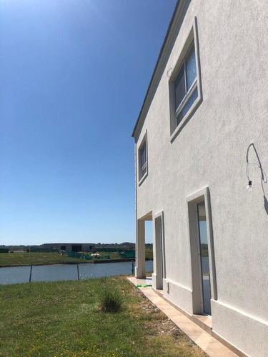 Imagen 3 de 23 de Venta De Casa De 6 Ambientes Con 2 Cocheras En San Sebastián, Escobar.