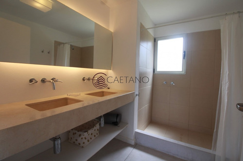 Alquiler Anual De Casa 4 Dormitorios + Servicio En Laguna Blanca, Montoya.-ref:1593