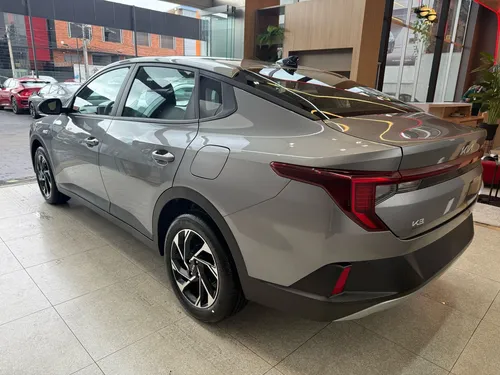 K3 Sedan Version Vibrant Hoy Soat Gratis Mod 2026
