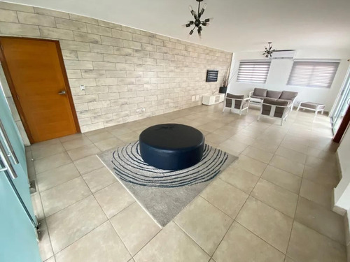 Apartamento Amueblado En Piantini