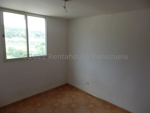 Imagen 7 de 10 de Gehijka Dominguez Ofrece En Venta Hermoso Apartamento