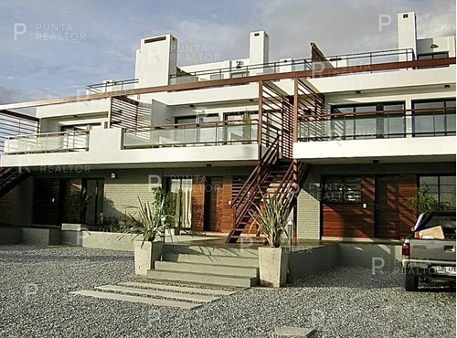 Apartamento En Alquiler Invernal Y Anual 2 Dormitorios En Manantiales, Uruguay