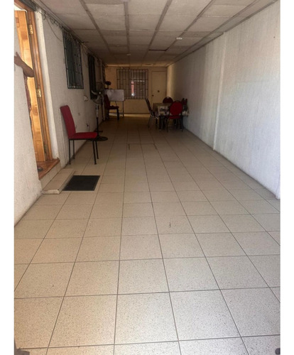 Cómoda Casa En Lo Espejo