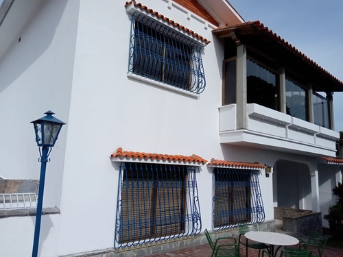 Casa En Venta Lomas De La Trinidad,  495m2 Const. , 670m2 Terreno, Dos Plantas, Anexo, 7 Hab., 7 Ptos. Estac.