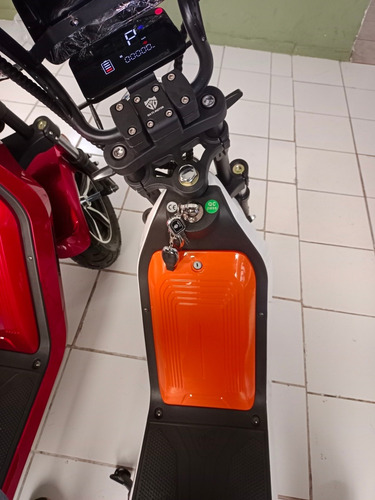 Imagen 13 de 16 de Moto Electrica 2000w Bateria 20 Amper. Garantia Citymotos